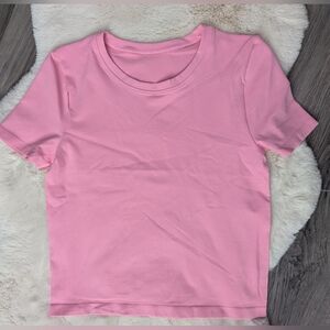 NEW OQQ Soft Pink Short Sleeve Women's Tee Size Medium Activewear